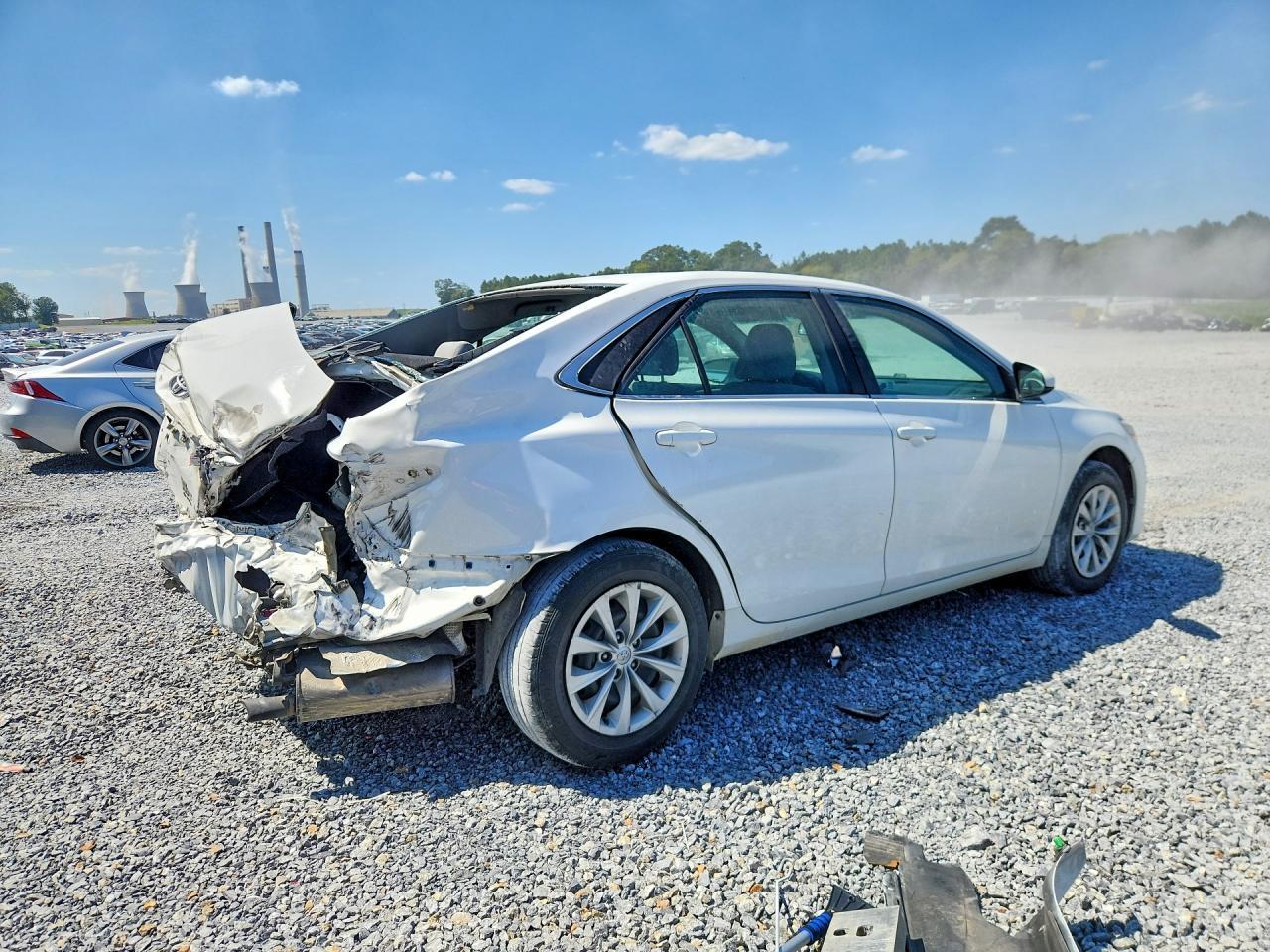 2017 Toyota Camry Le - zdjęcie 3