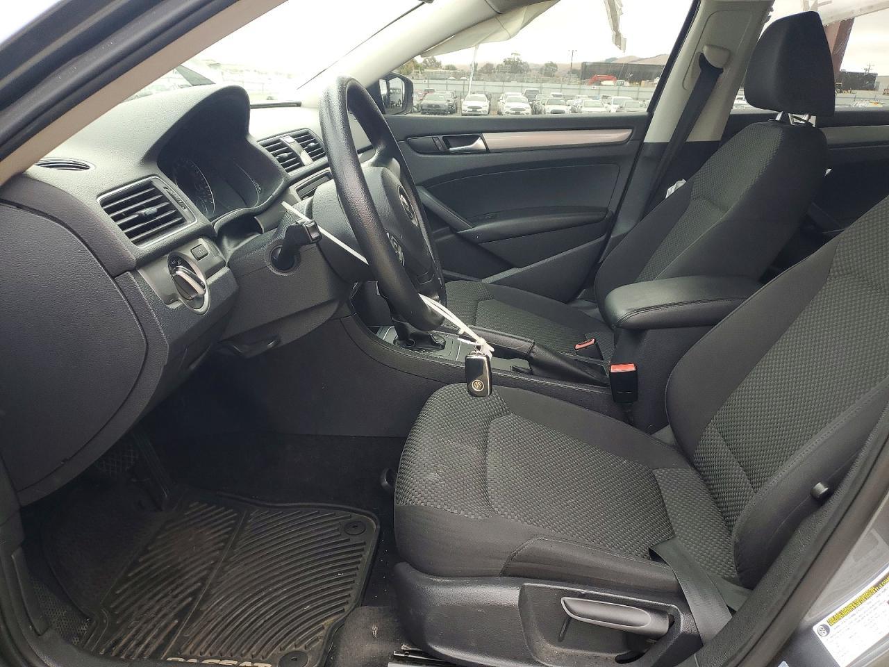 2013 Volkswagen Passat S - zdjęcie 7