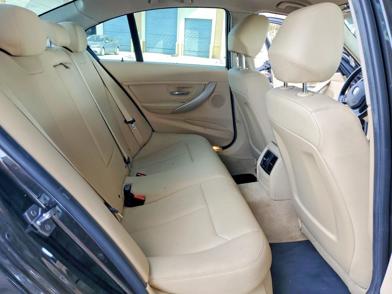 2016 BMW 320 I - zdjęcie 10