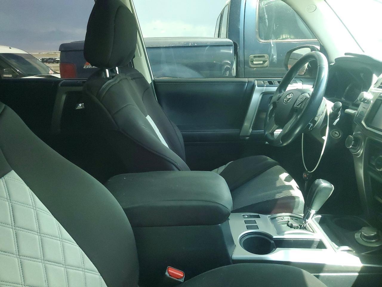 2017 Toyota 4Runner Sr5 - zdjęcie 13