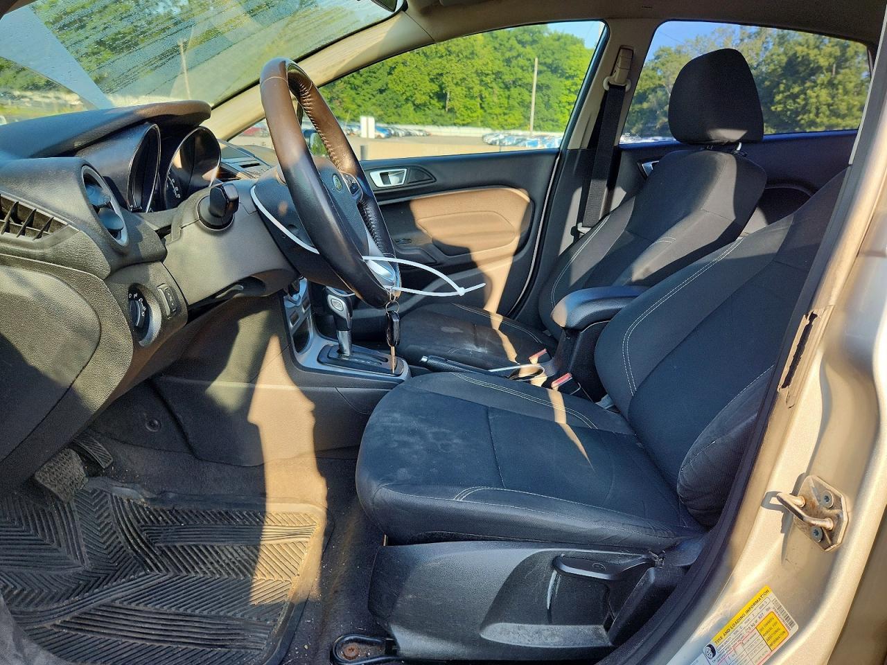 2015 Ford Fiesta Se - zdjęcie 7