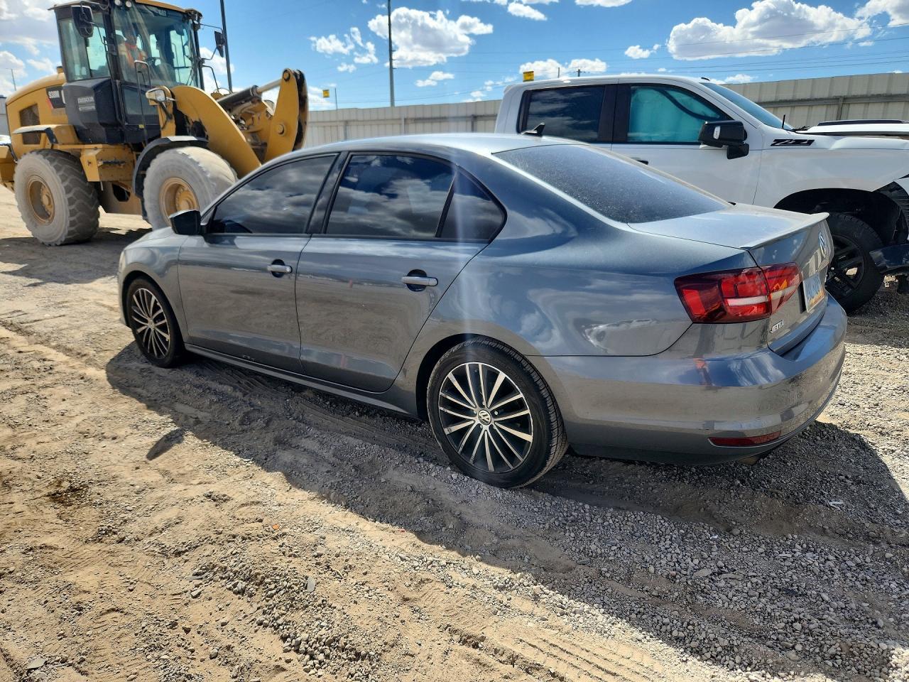 2016 Volkswagen Jetta Sport - zdjęcie 2