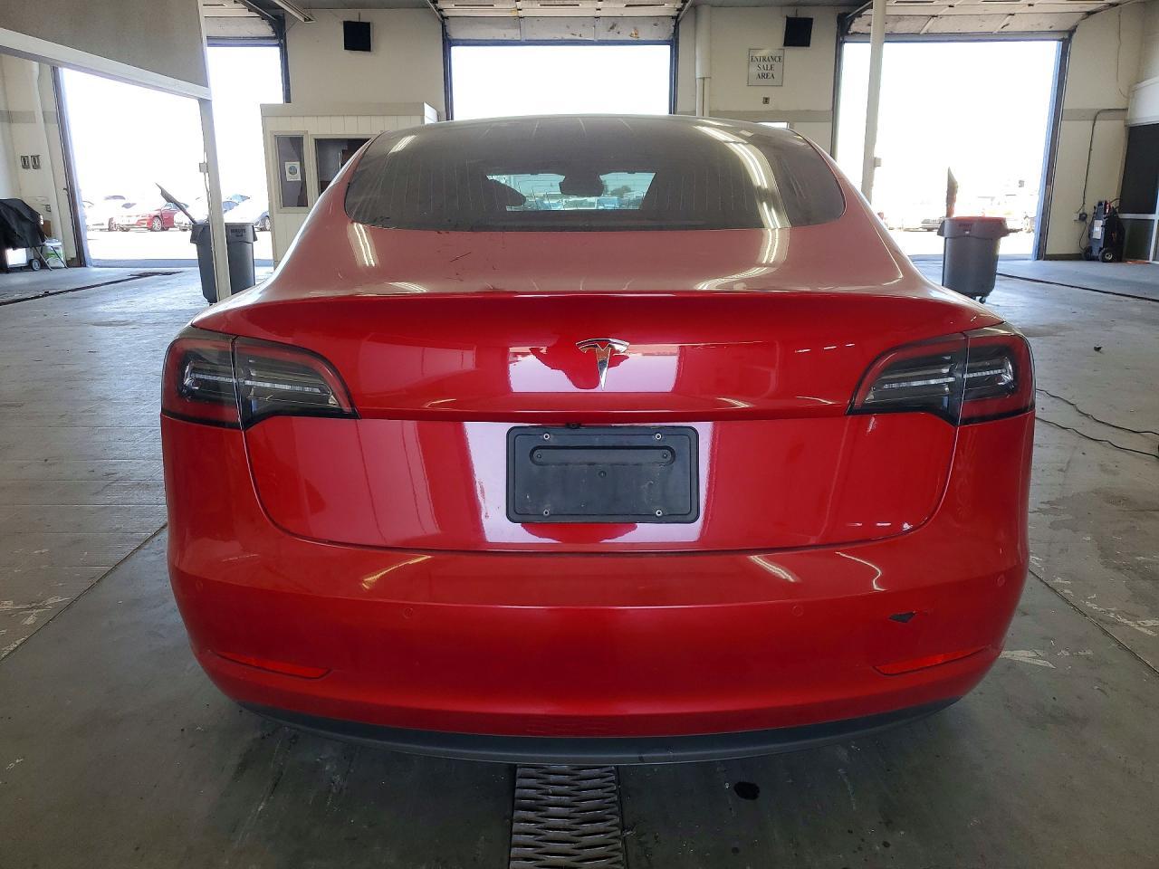 2022 Tesla Model 3 - zdjęcie 6