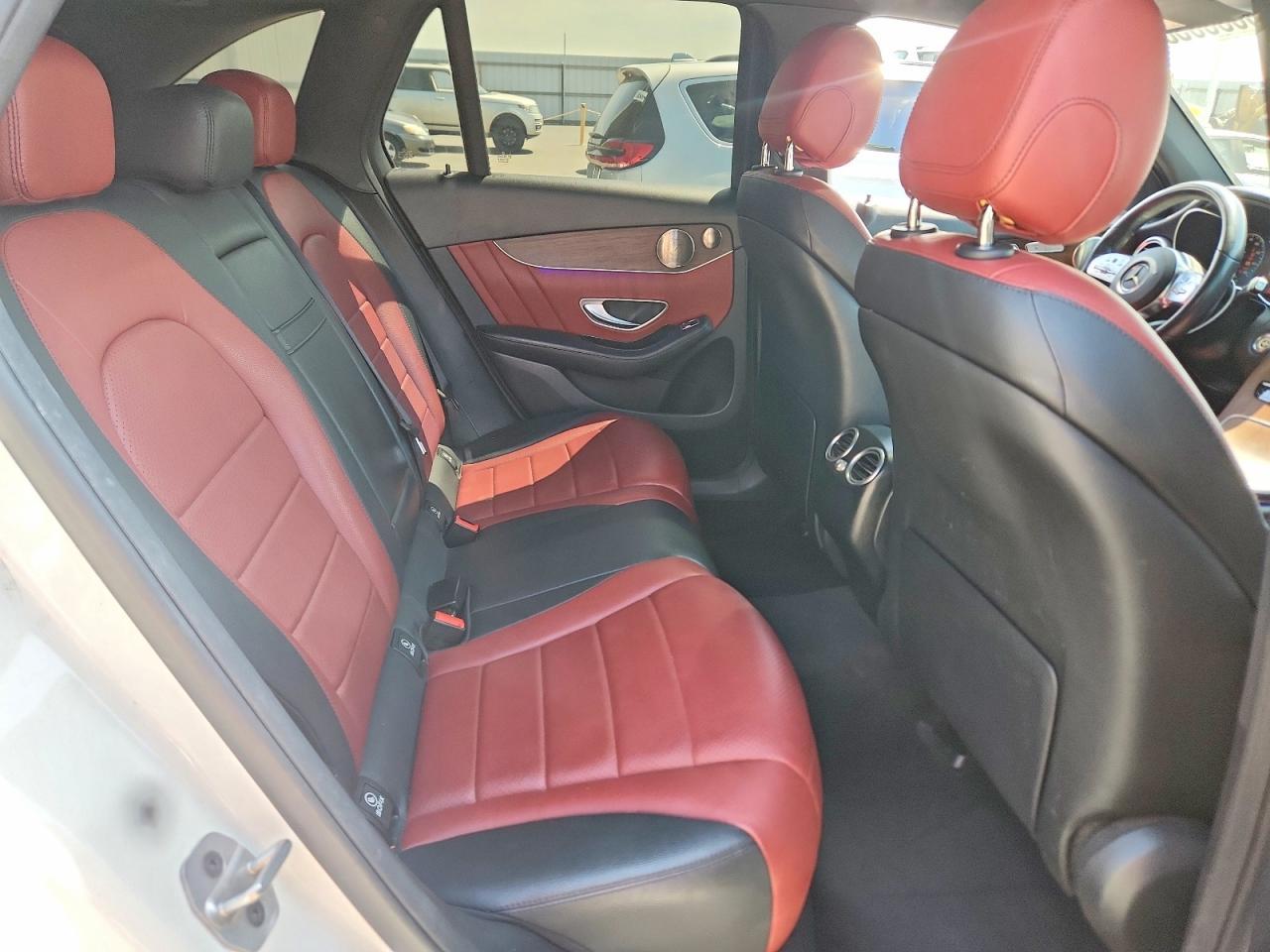2021 Mercedes-Benz Glc 300 - zdjęcie 11