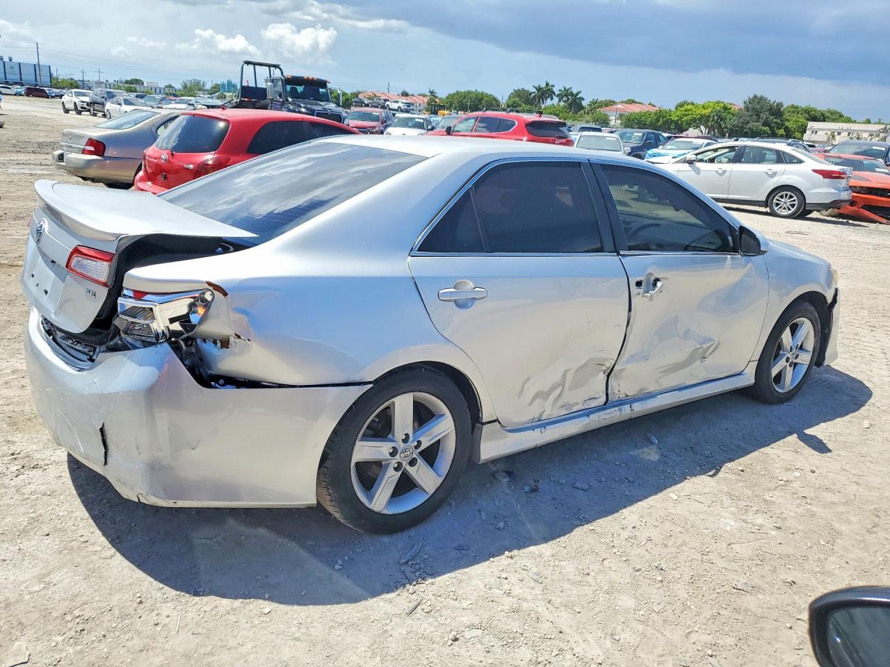 2013 Toyota Camry Se - zdjęcie 3