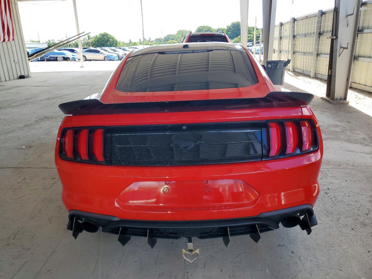 2019 Ford Mustang - zdjęcie 6