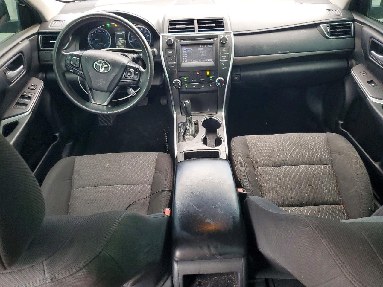 2017 Toyota Camry Le - zdjęcie 8