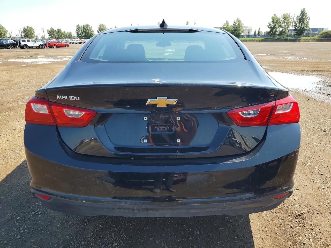 2022 Chevrolet Malibu Ls - zdjęcie 6