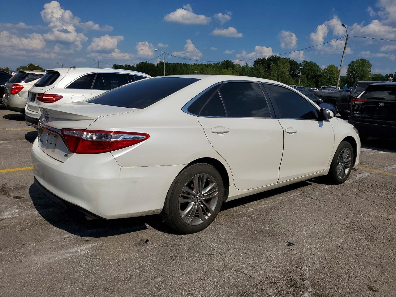 2015 Toyota Camry Se - zdjęcie 3