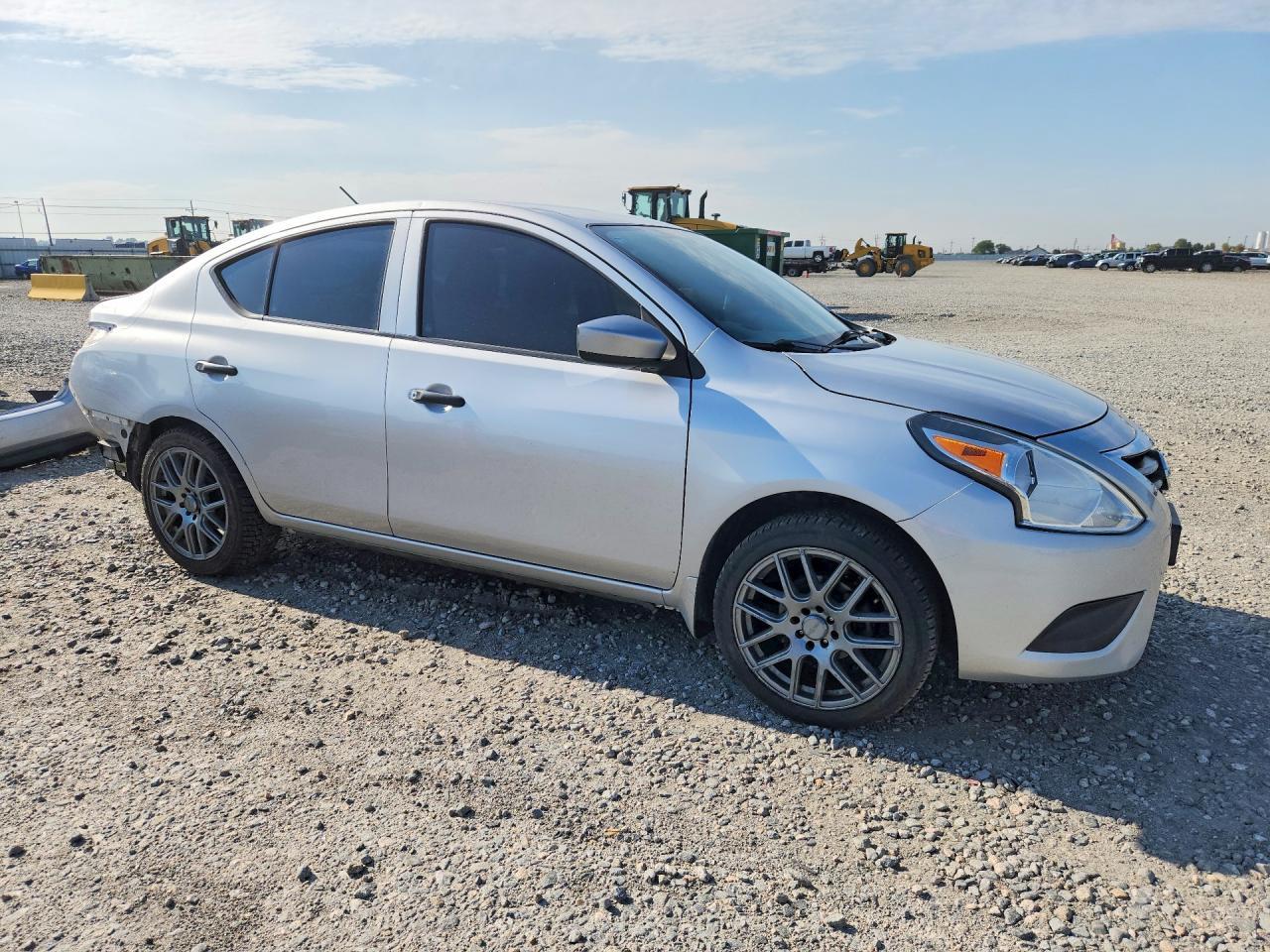 2019 Nissan Versa S - zdjęcie 4