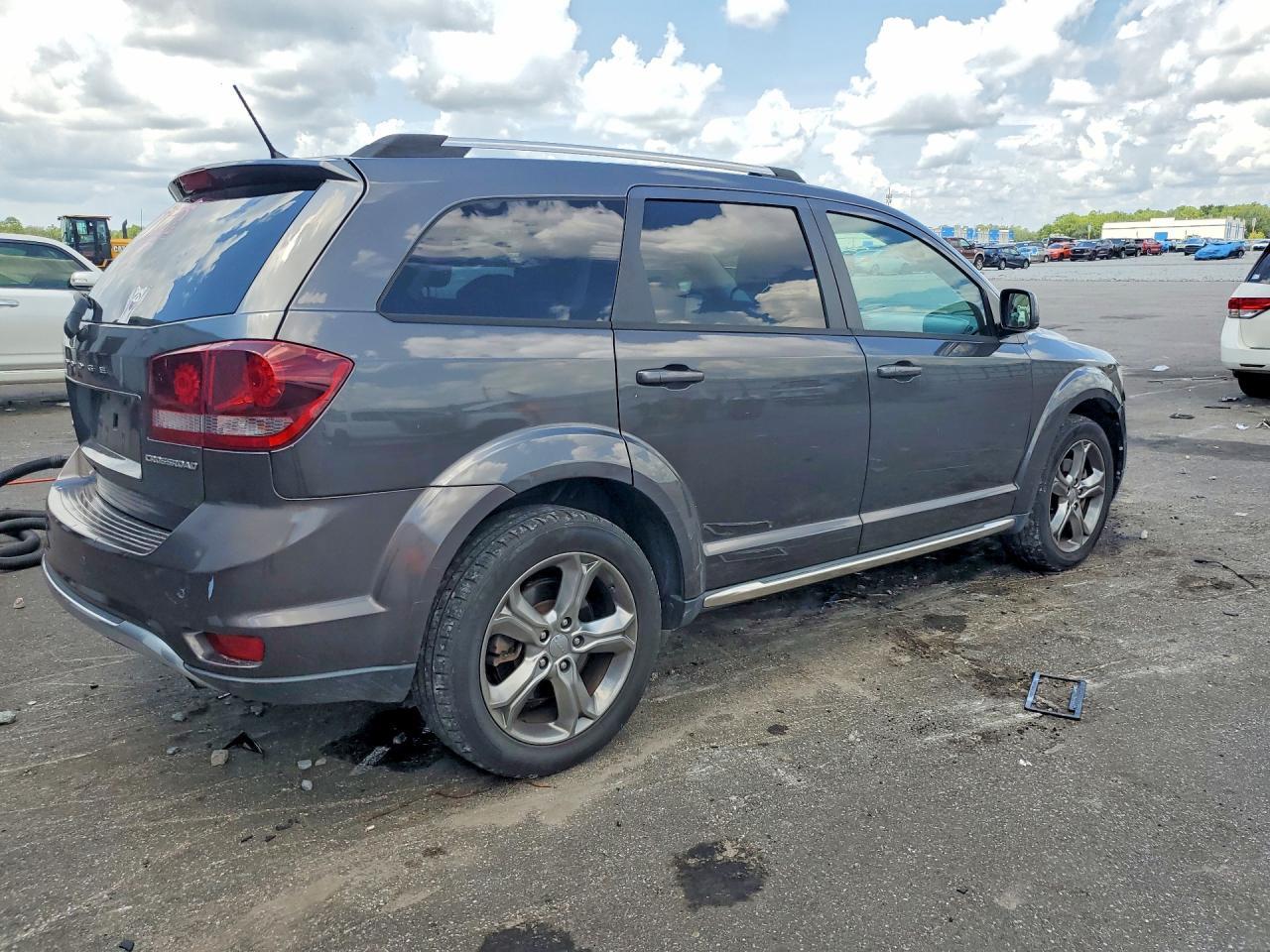 2017 Dodge Journey Crossroad - zdjęcie 3