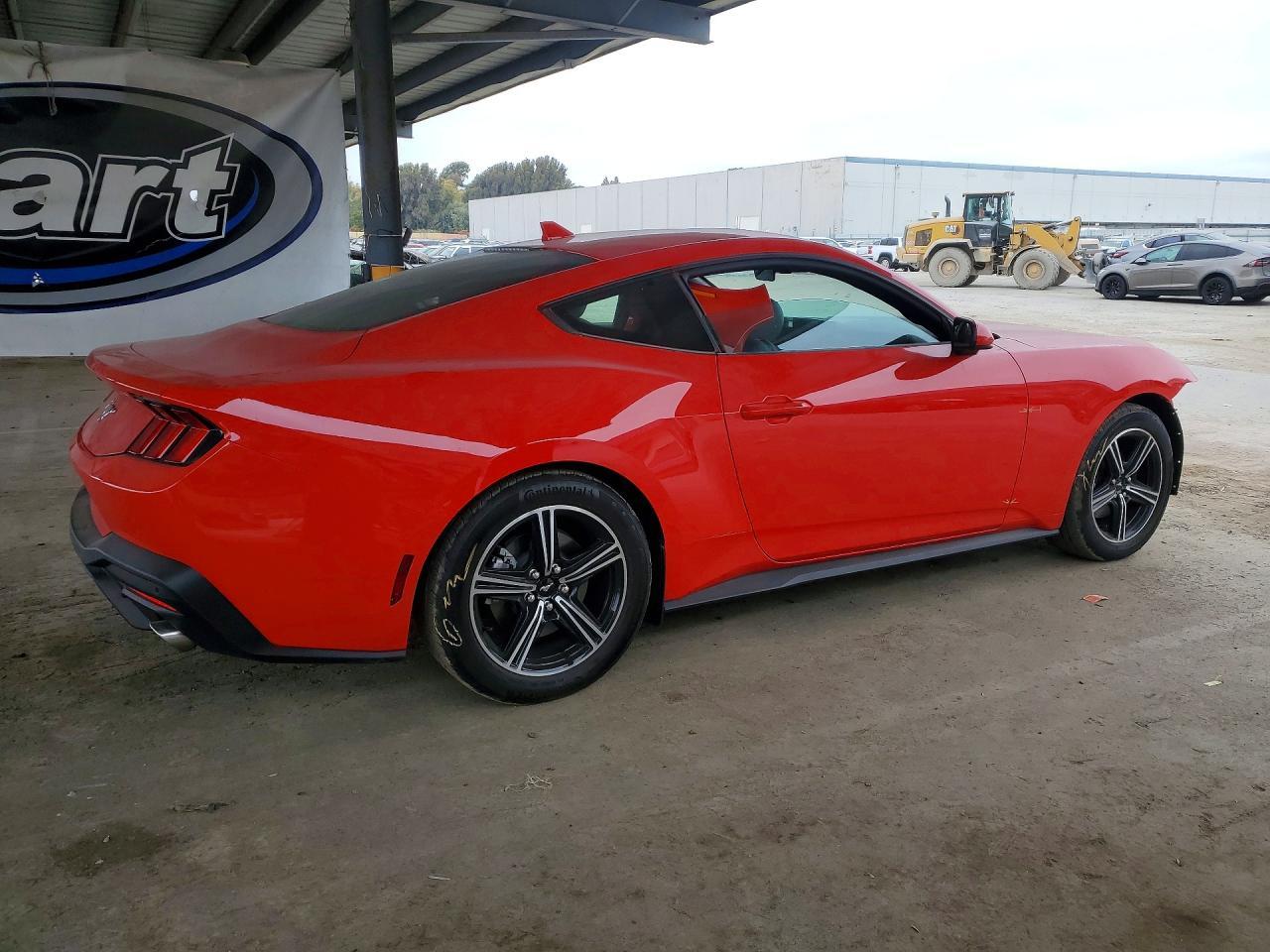 2025 Ford Mustang - zdjęcie 3