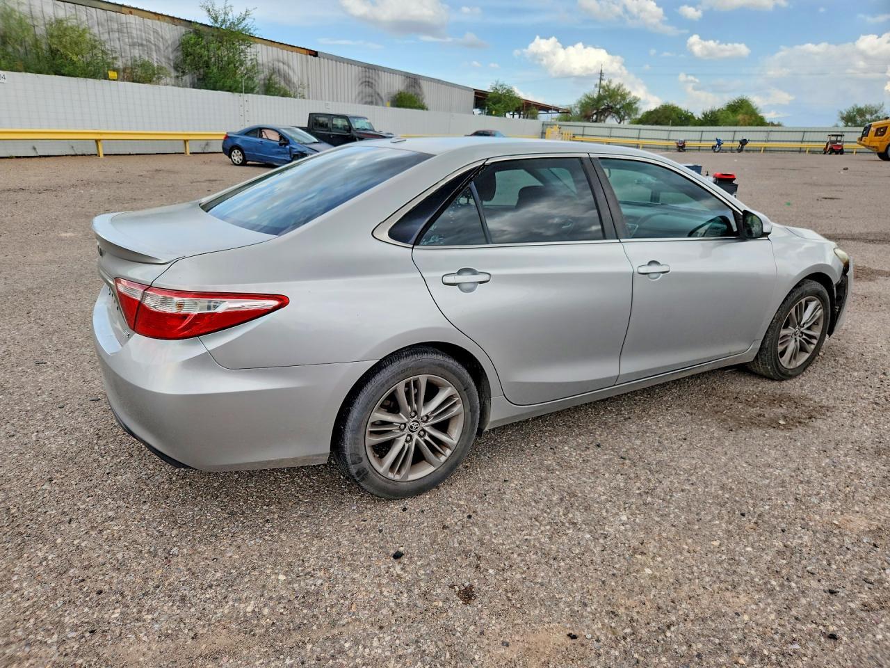 2015 Toyota Camry Se - zdjęcie 3