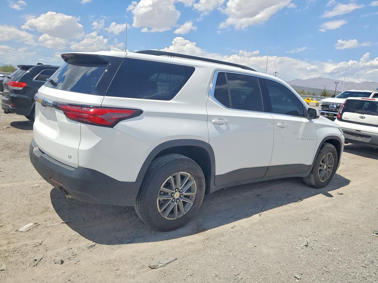 2023 Chevrolet Traverse Lt - zdjęcie 3
