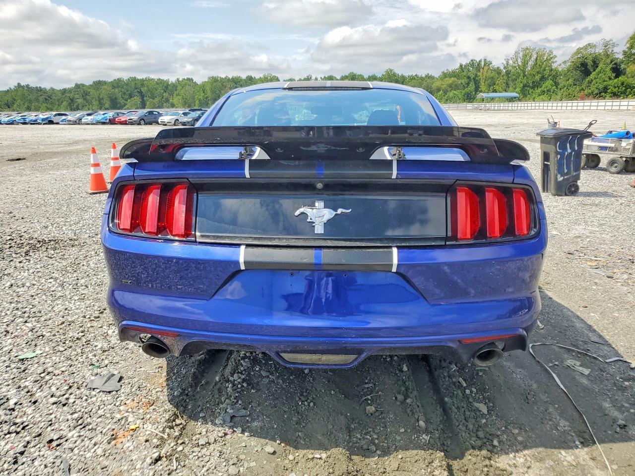 2015 Ford Mustang - zdjęcie 6