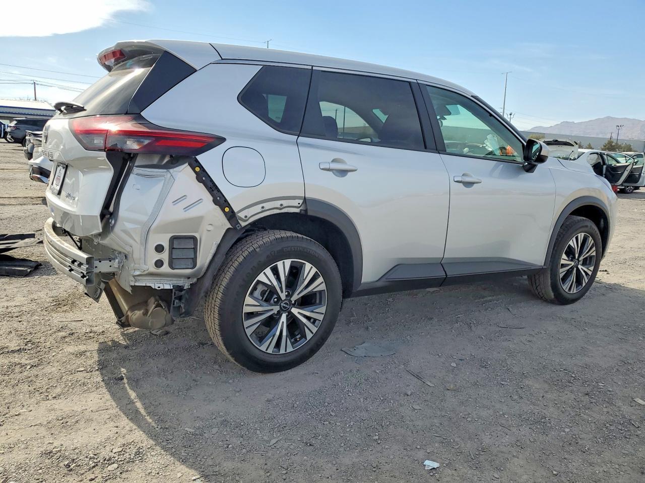 2023 Nissan Rogue Sv - zdjęcie 3