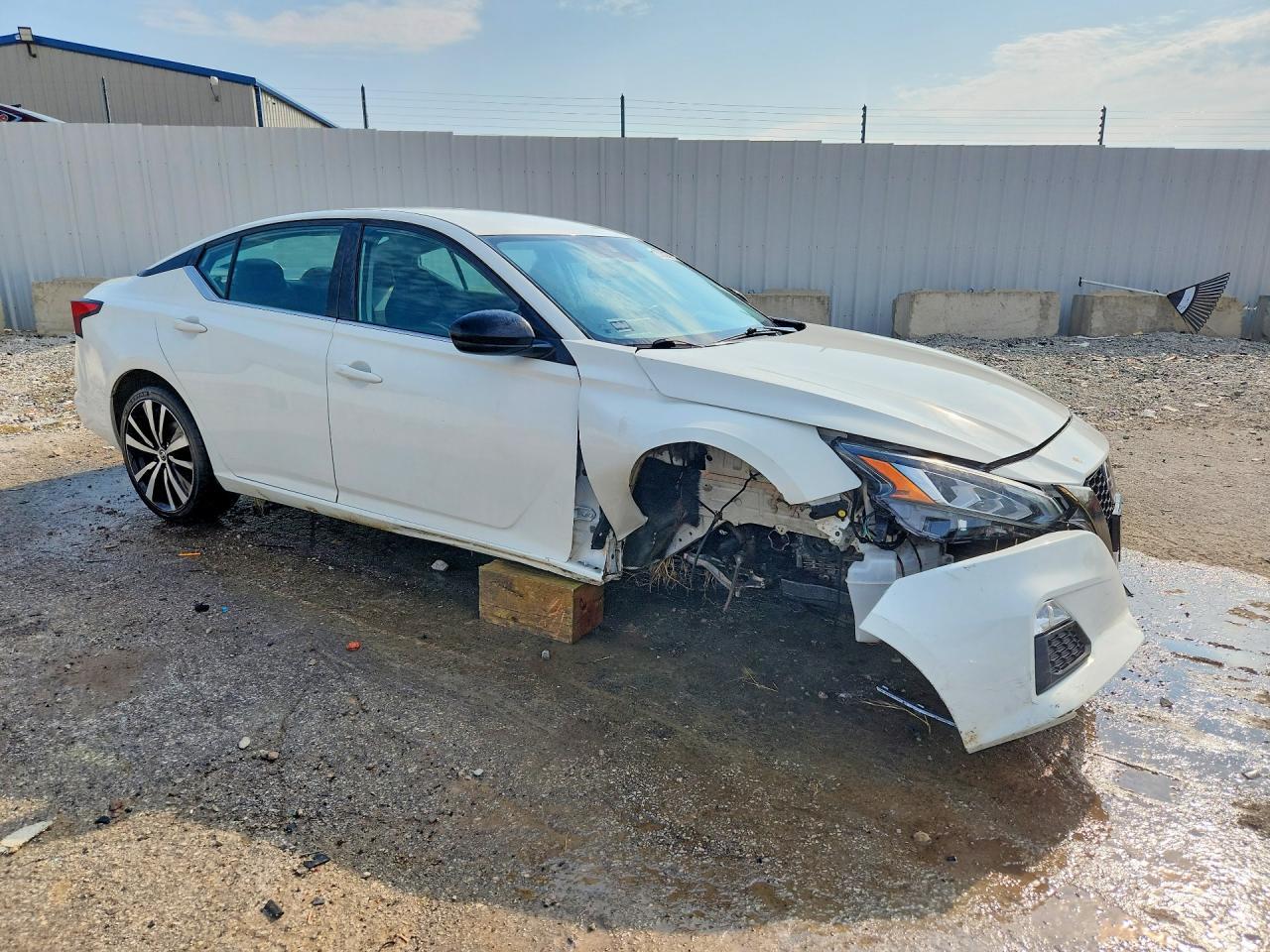 2020 Nissan Altima Sr - zdjęcie 4