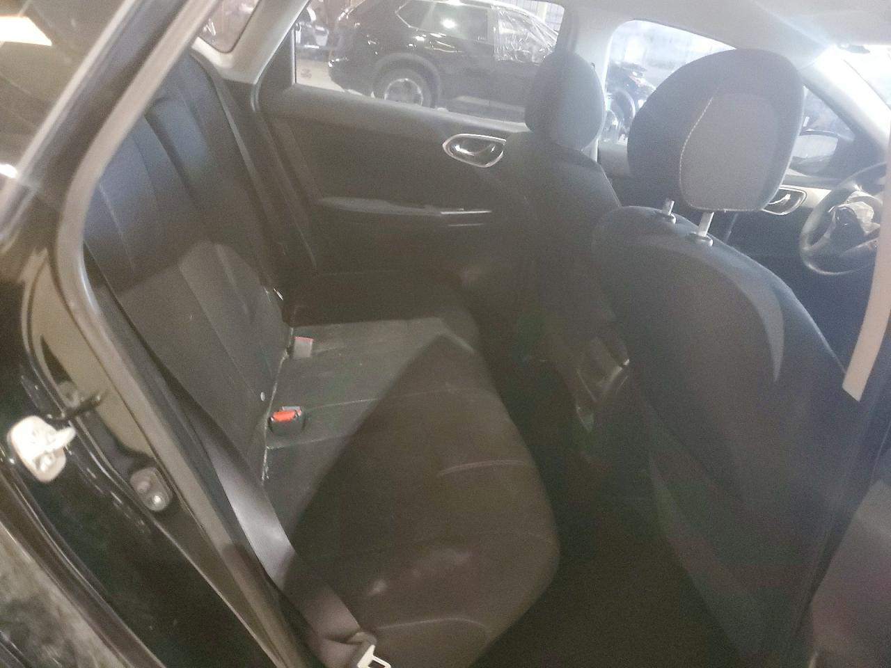 2014 Nissan Sentra S - zdjęcie 10