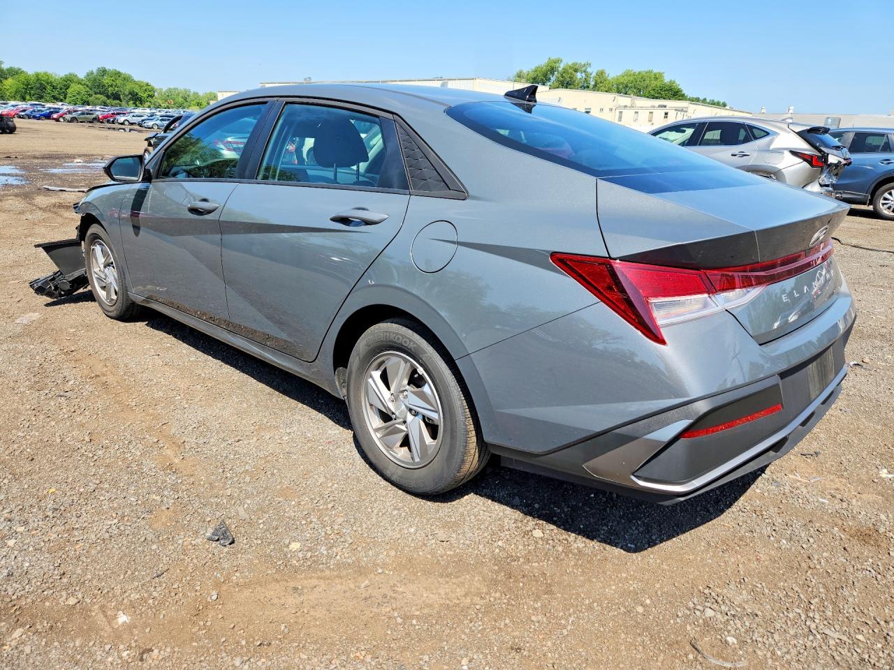 2025 Hyundai Elantra Se - zdjęcie 2