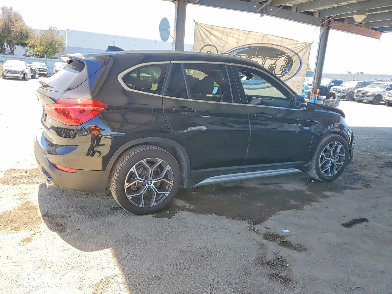 2021 BMW X1 xDrive28I - zdjęcie 3