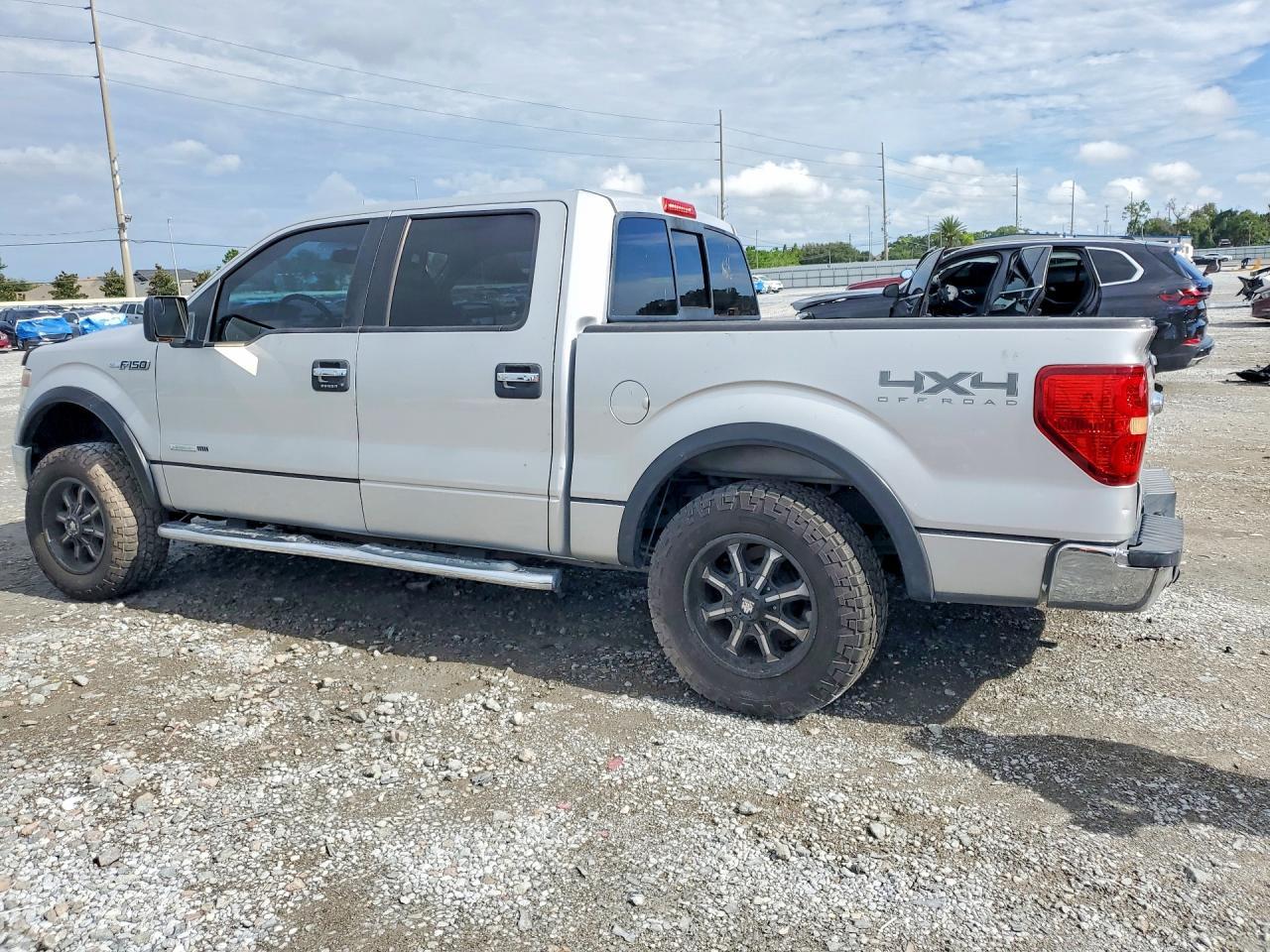 2014 Ford F150 Supercrew - zdjęcie 2