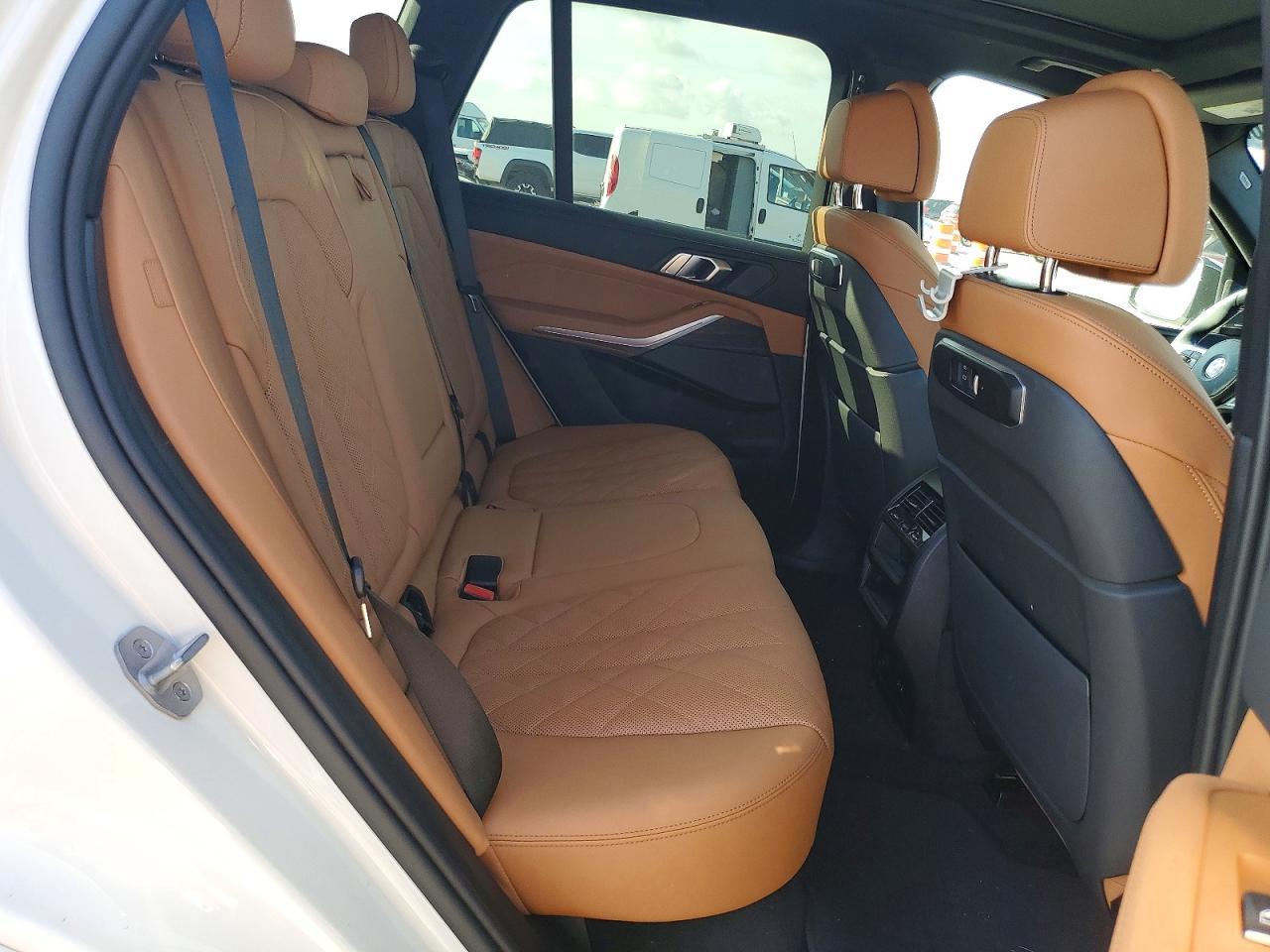 2025 BMW X5 xDrive40I - zdjęcie 10