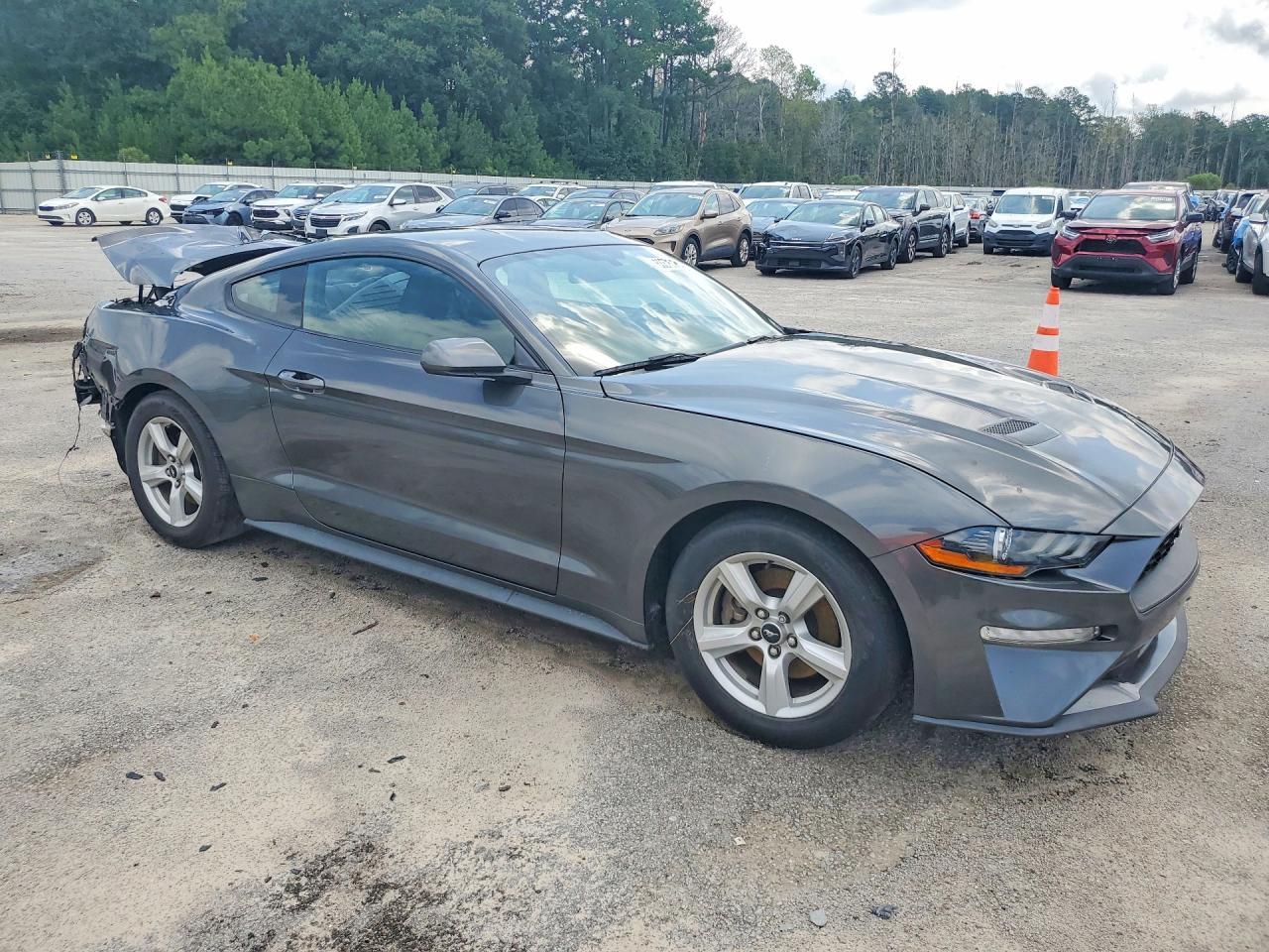 2019 Ford Mustang - zdjęcie 4