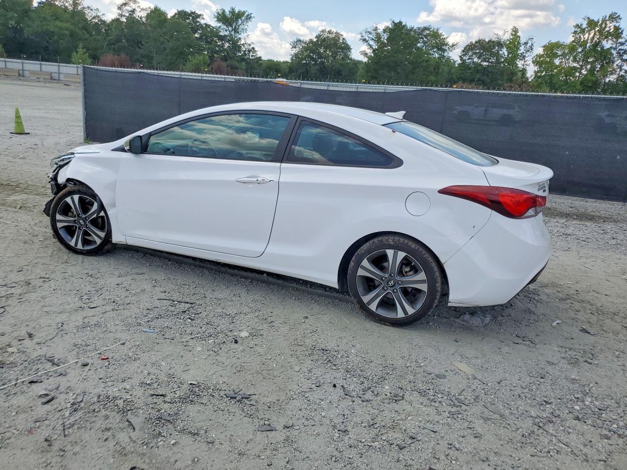 Hyundai Elantra Coupe - zdjęcie 2
