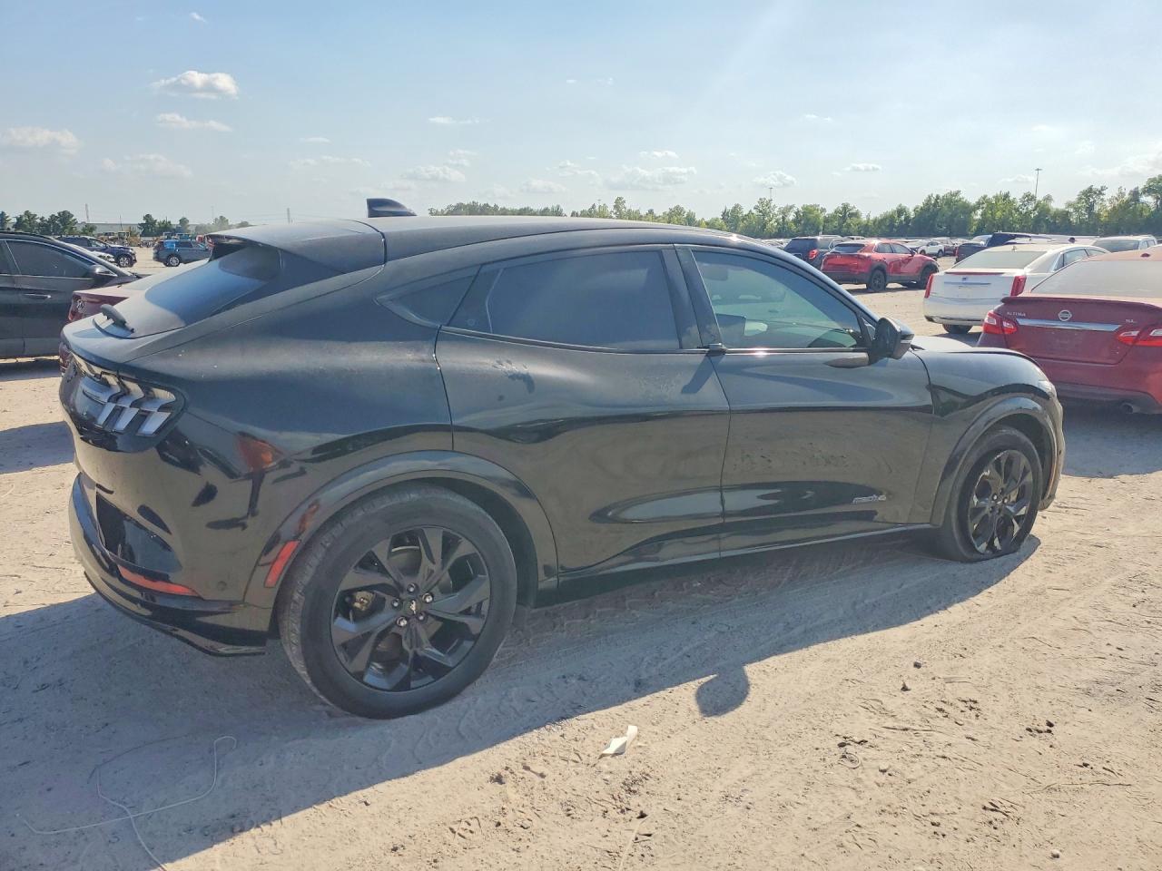 2023 Ford Mustang Mach-E Premium - zdjęcie 3