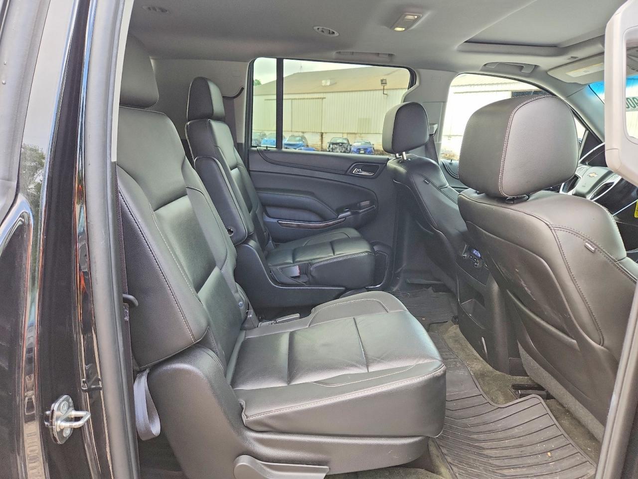 2015 Chevrolet Suburban K1500 Lt - zdjęcie 11