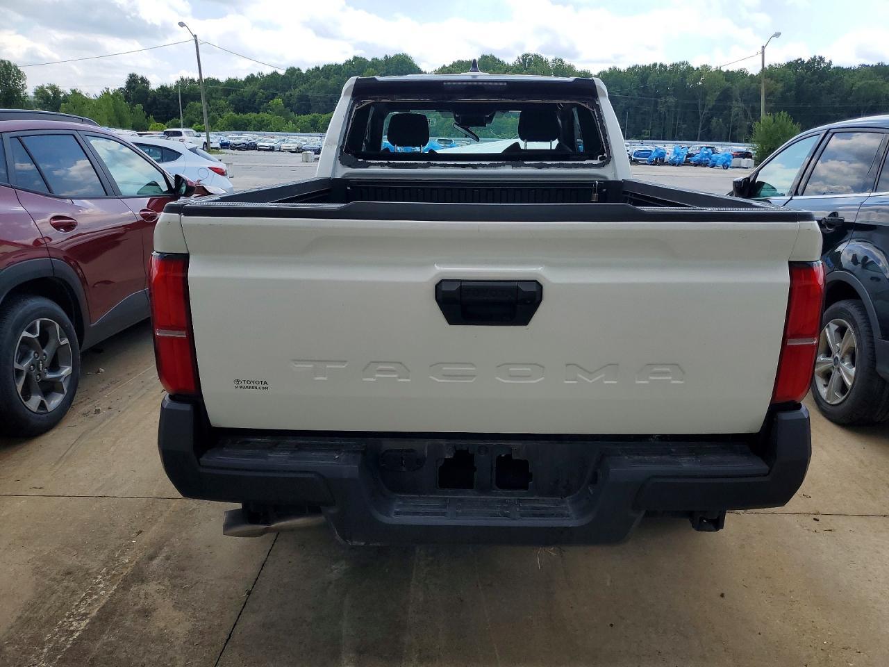 2025 Toyota Tacoma Sr - zdjęcie 6