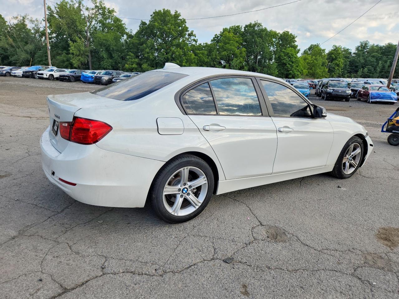 2015 BMW 320 I - zdjęcie 3