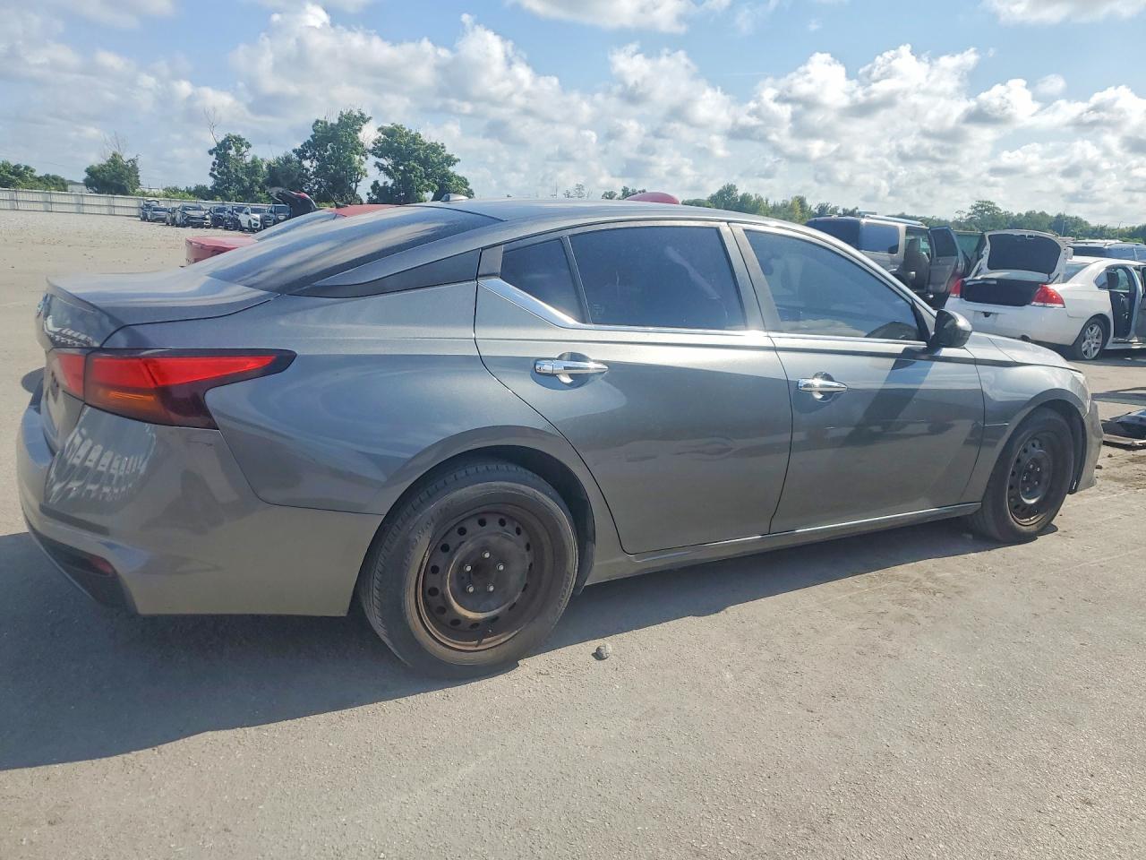 2020 Nissan Altima S - zdjęcie 3