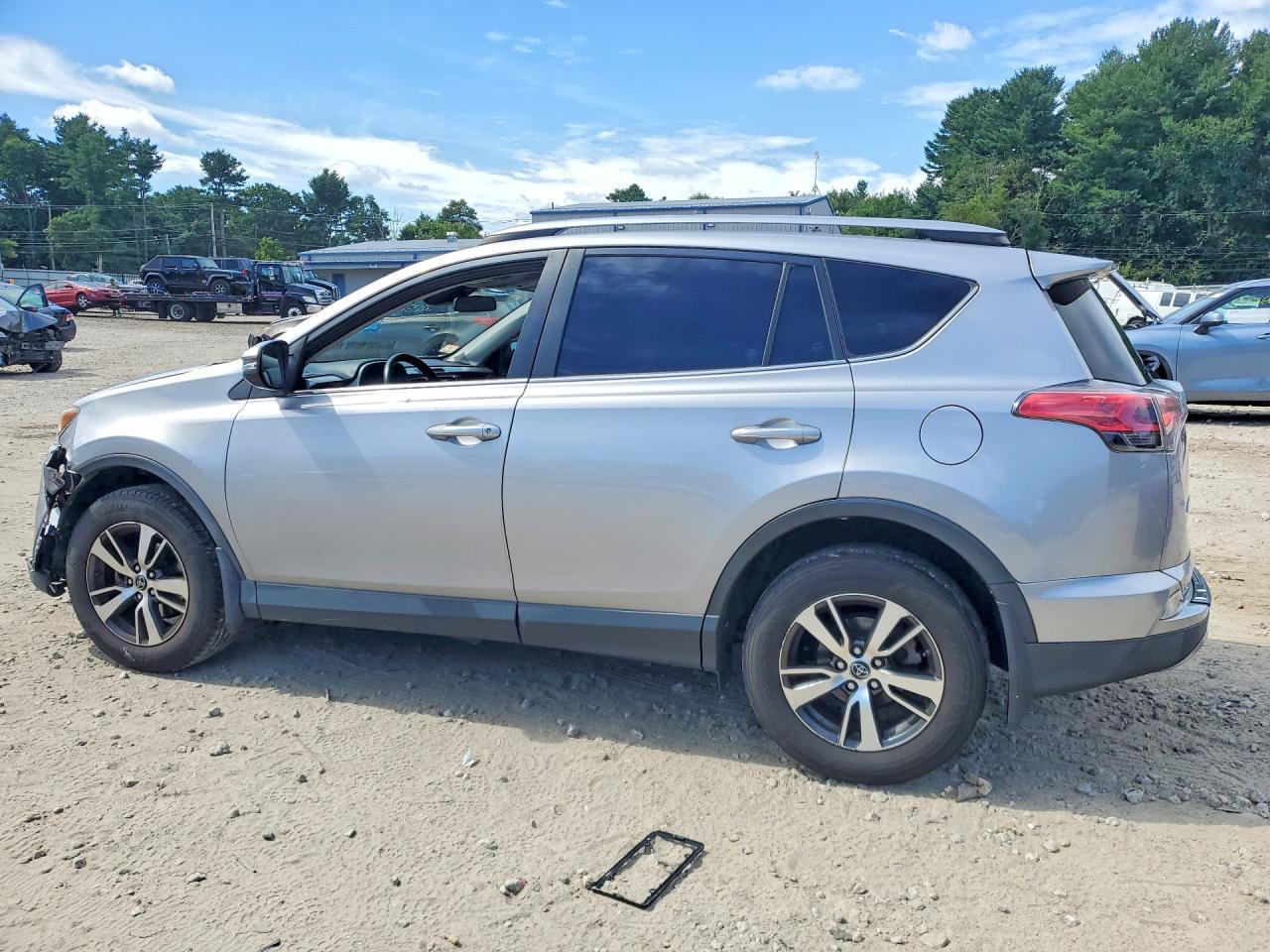 2018 Toyota Rav4 Xle - zdjęcie 2