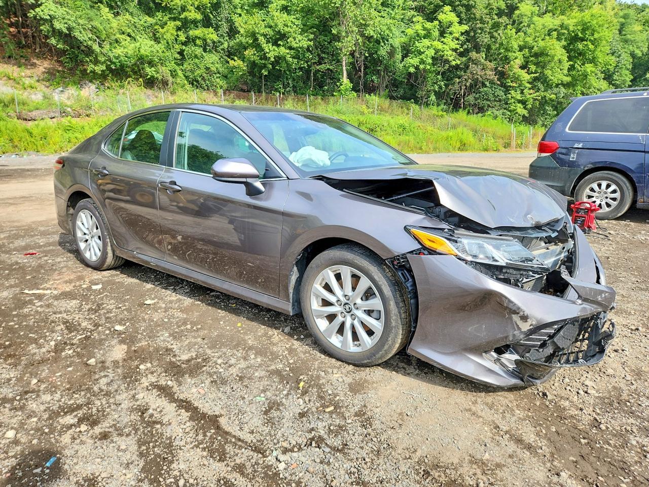 2018 Toyota Camry Le - zdjęcie 4