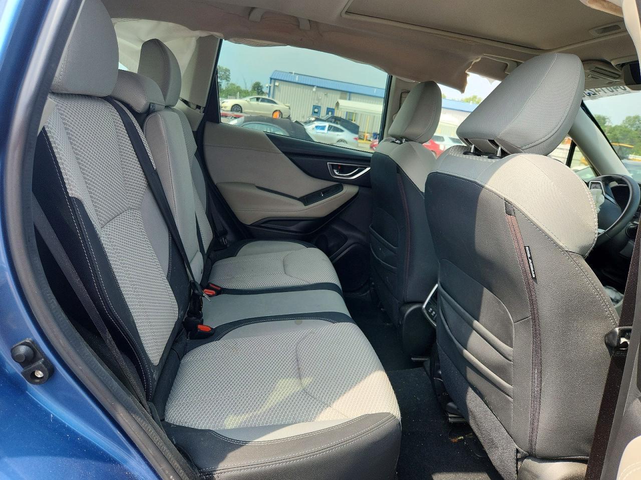 2020 Subaru Forester Premium - zdjęcie 10