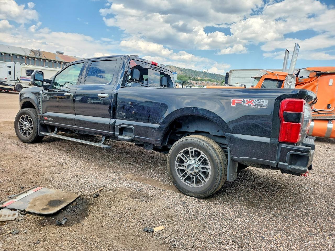2024 Ford F350 Super Duty - zdjęcie 2