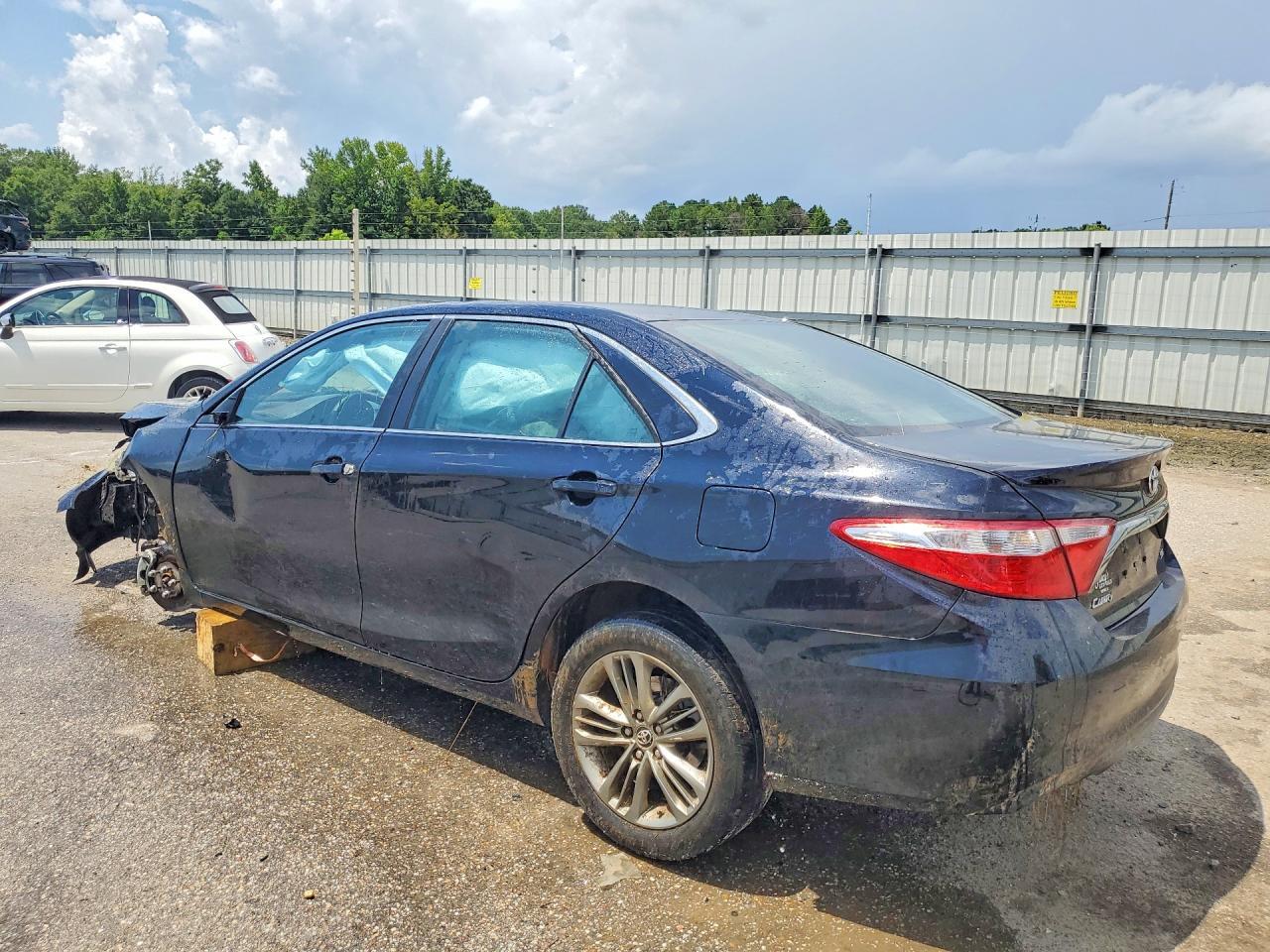 2016 Toyota Camry Se - zdjęcie 2