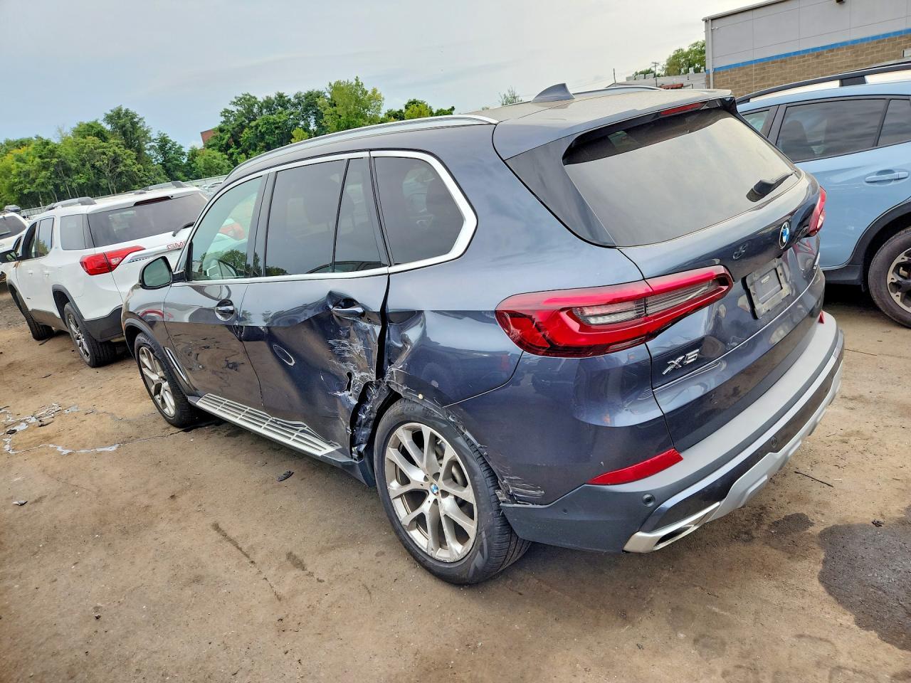 2021 BMW X5 xDrive40I - zdjęcie 2