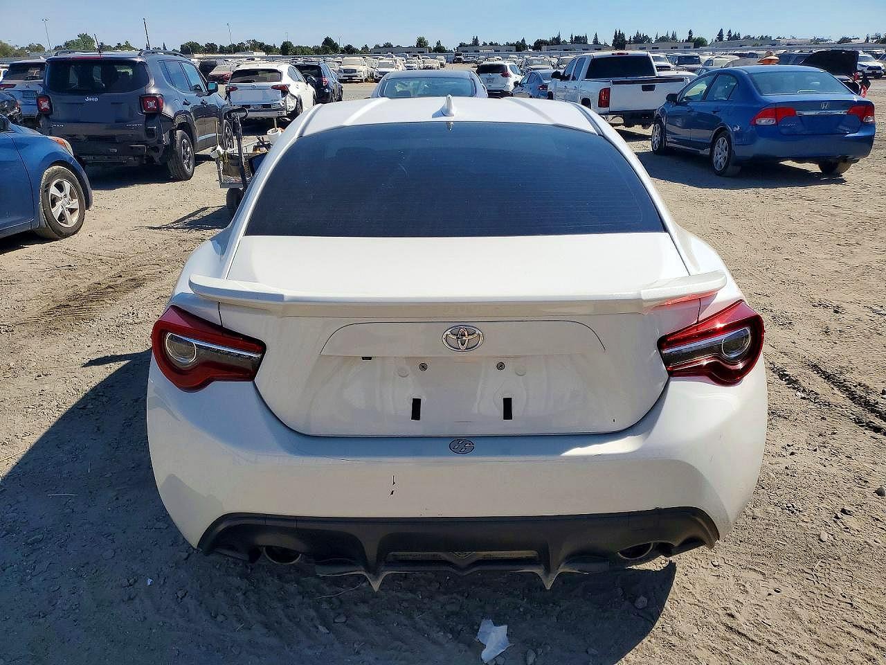2017 Toyota 86 Base - zdjęcie 6