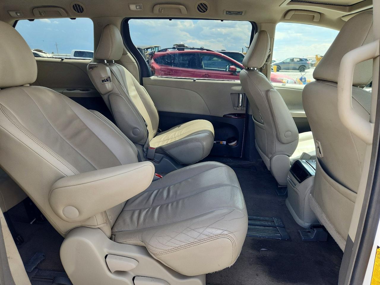 2014 Toyota Sienna Xle 8-Passenger - zdjęcie 11