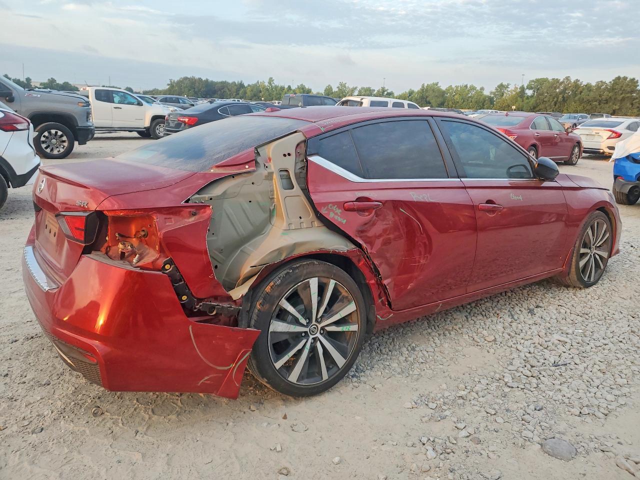 2020 Nissan Altima Sr - zdjęcie 3
