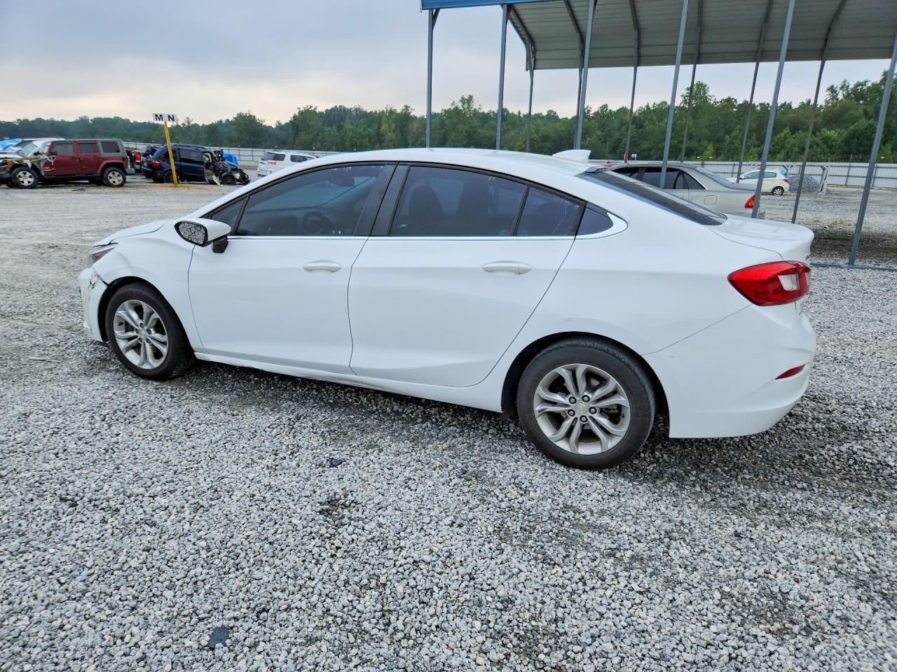 2019 Chevrolet Cruze Lt - zdjęcie 2