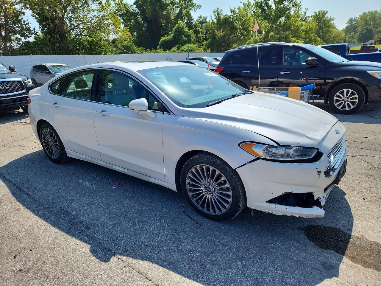 2015 Ford Fusion Titanium - zdjęcie 4