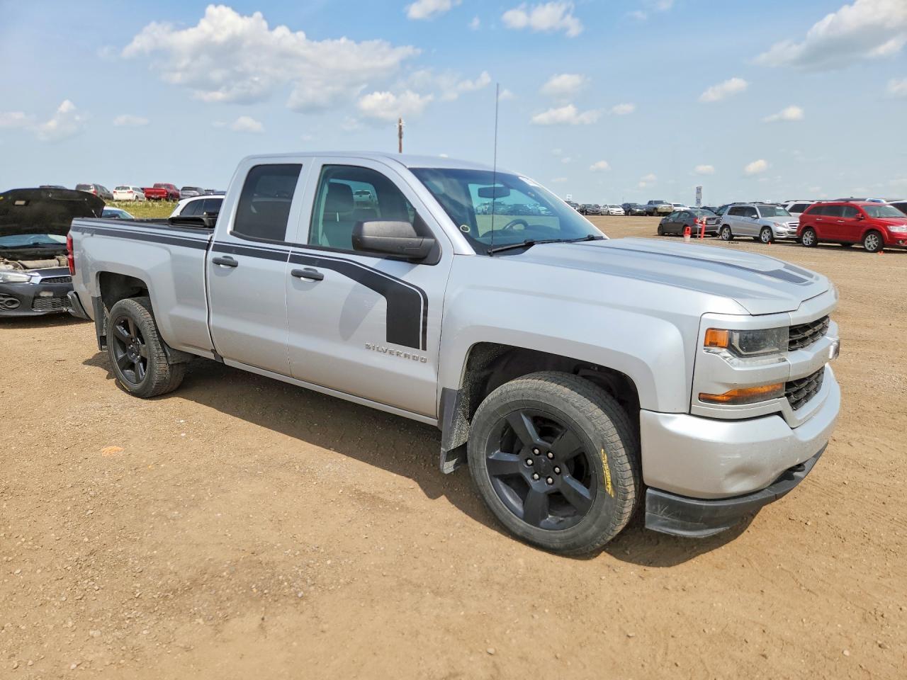 2017 Chevrolet Silverado K1500 Custom - zdjęcie 4