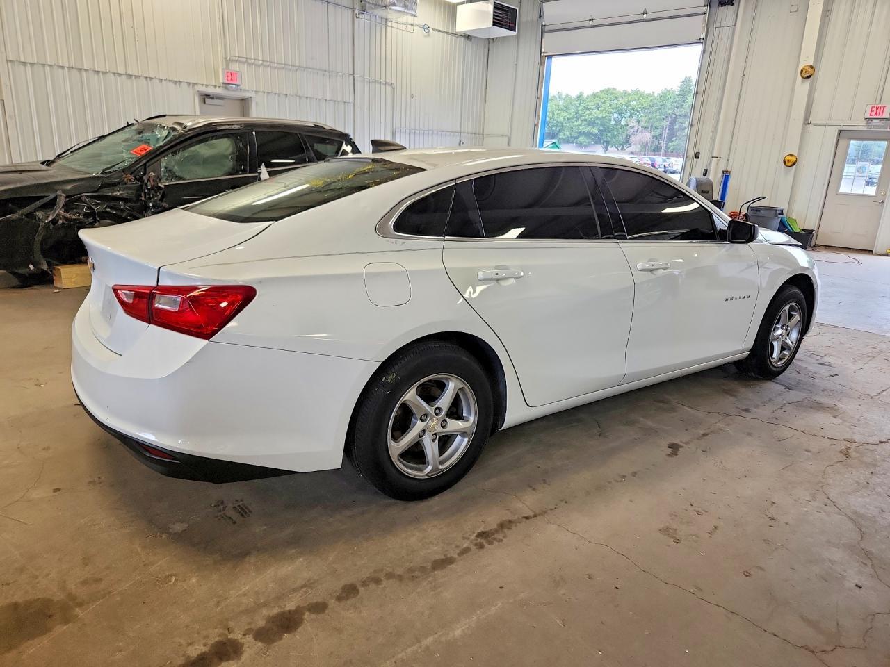 2018 Chevrolet Malibu Ls - zdjęcie 3