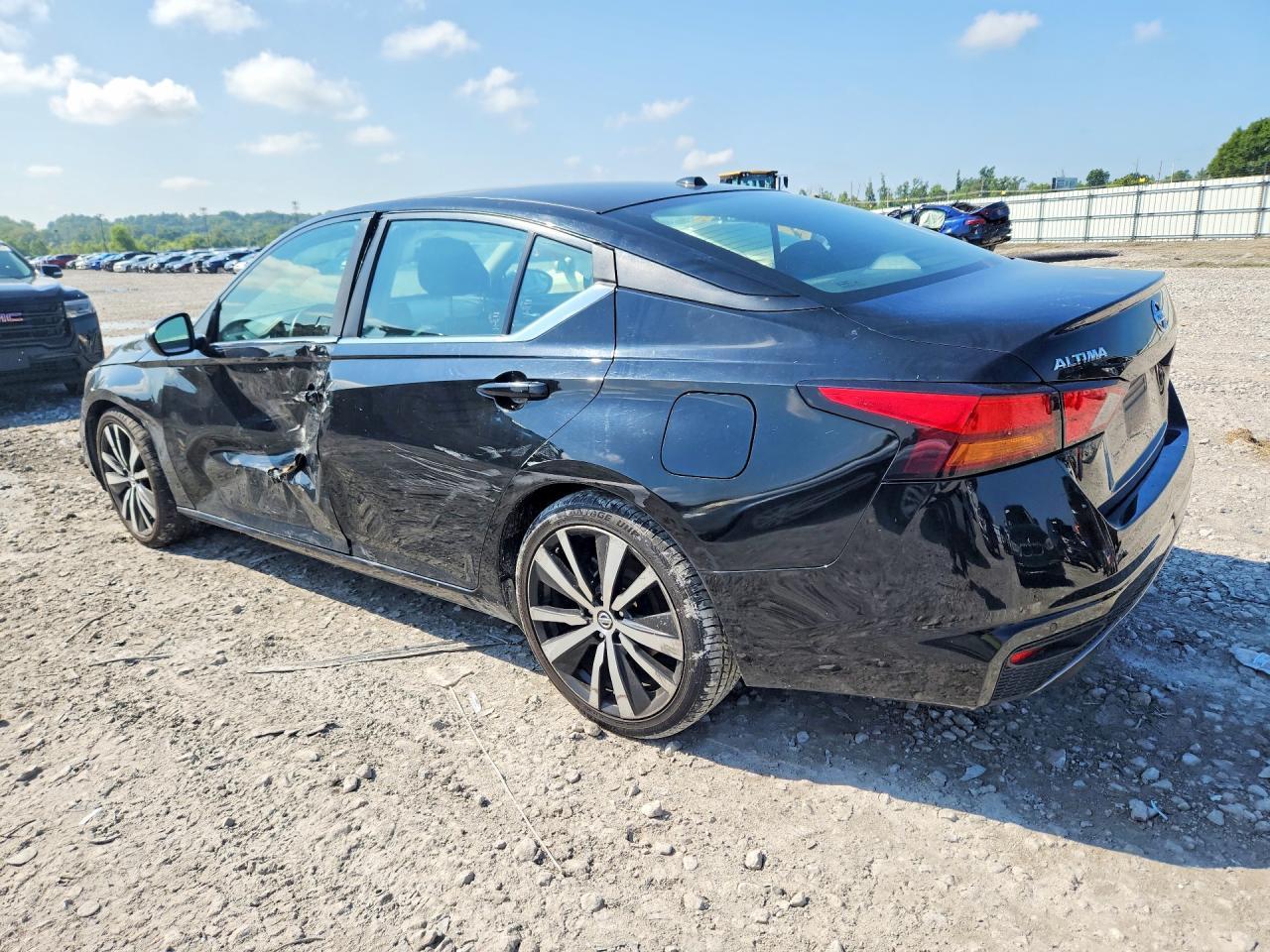 2020 Nissan Altima Sr - zdjęcie 2