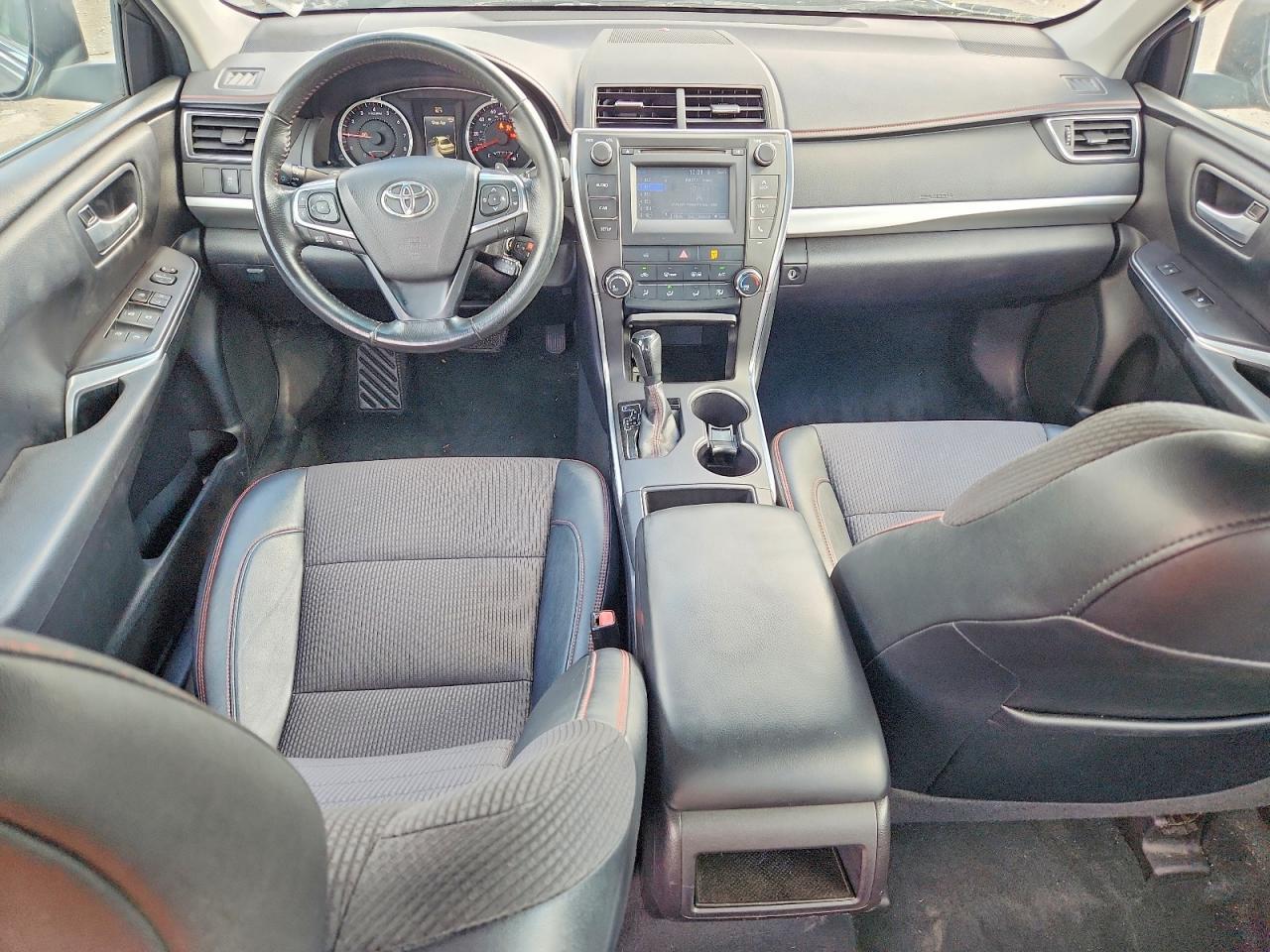 2017 Toyota Camry Se - zdjęcie 8