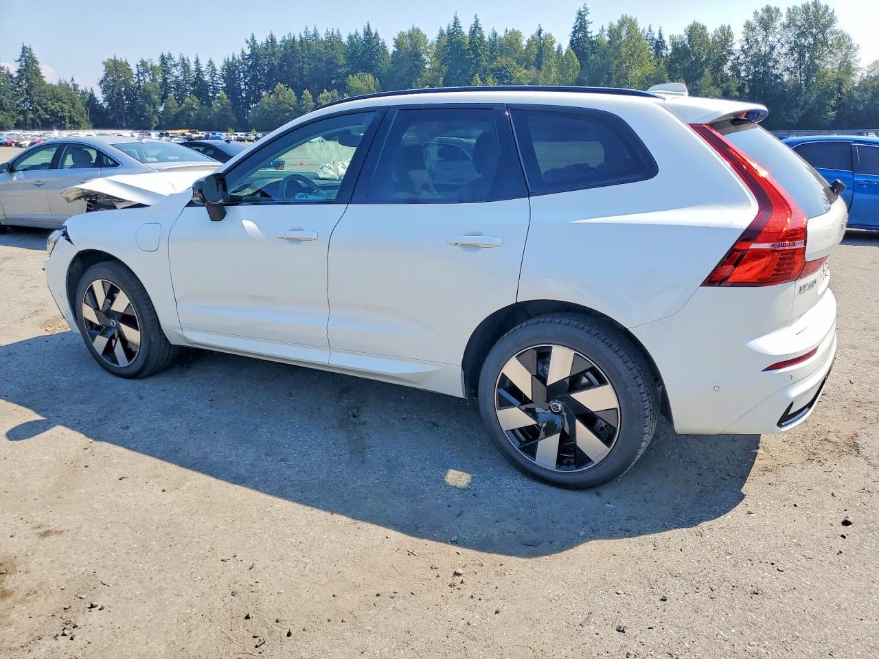 2024 Volvo Xc60 Plus - zdjęcie 2