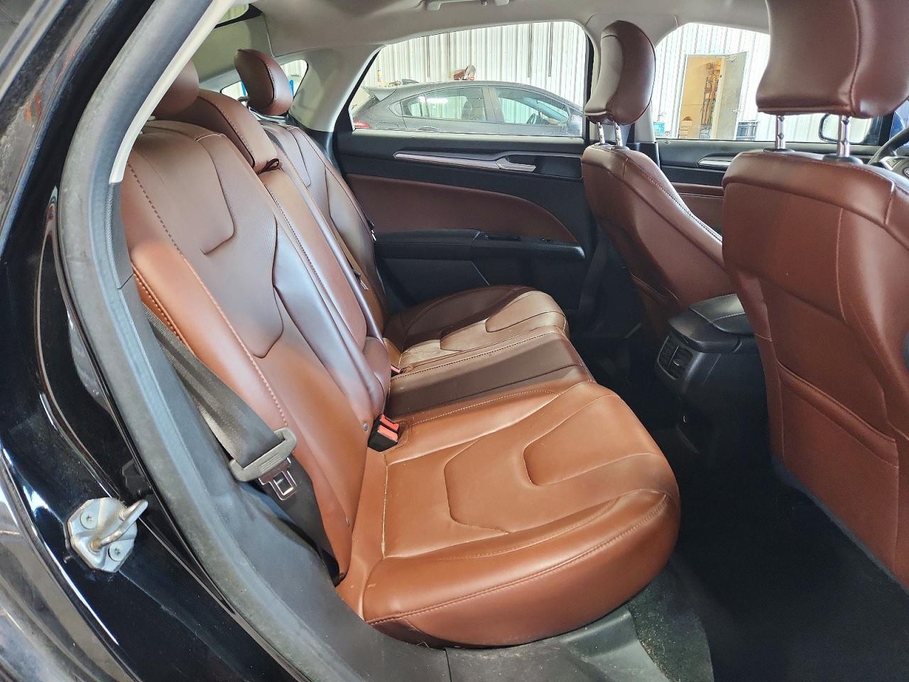 2016 Ford Fusion Titanium - zdjęcie 10